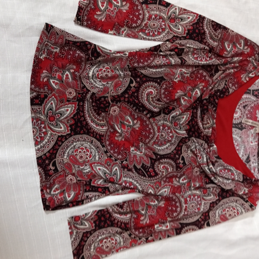 Susan Lawrence Red and Gray Paisley Top